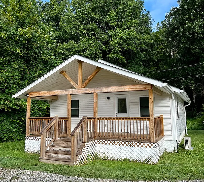 27 Summit Lake Ln