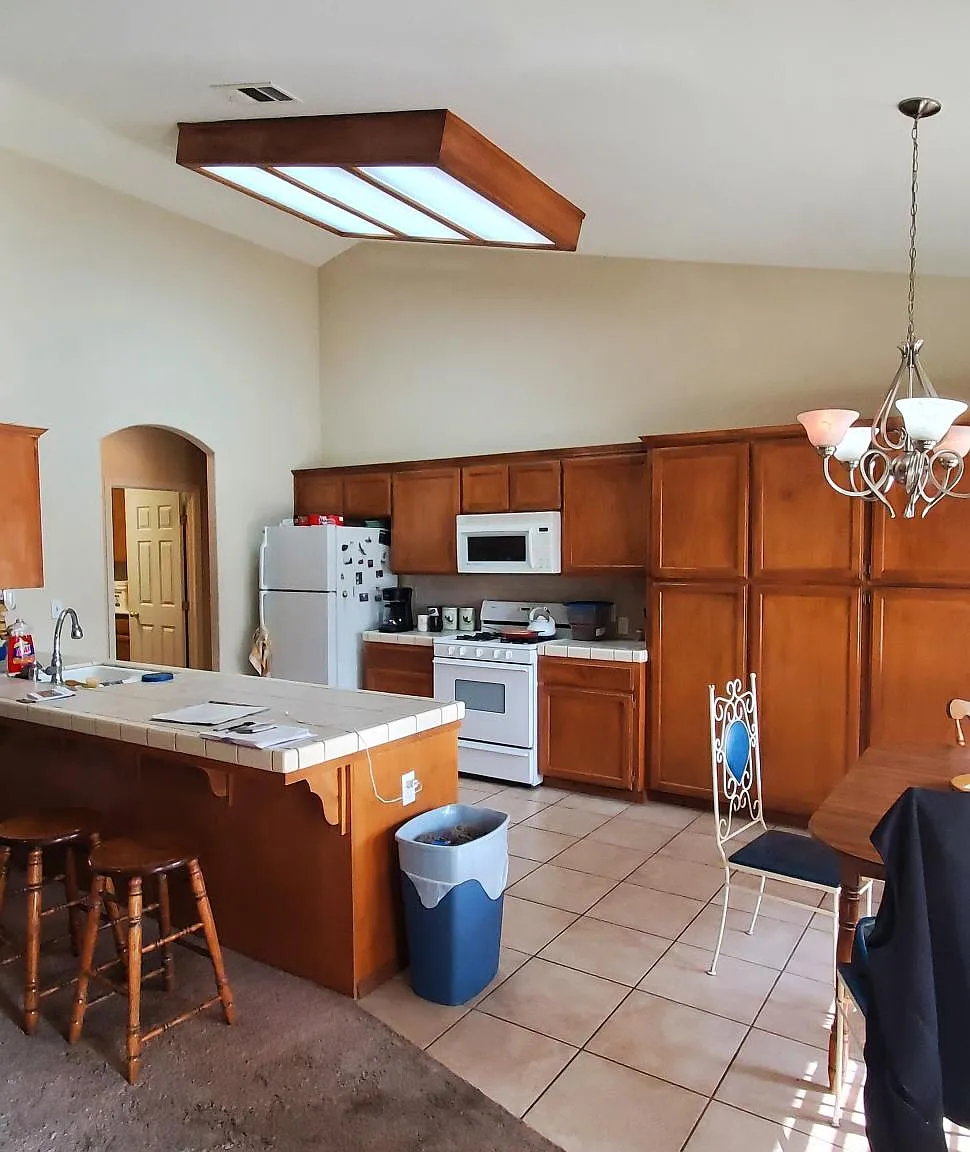 2645 W Babcock Ave — Photo 2