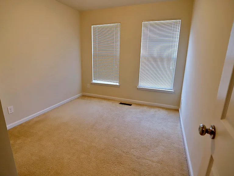 9612 Stockwell Ln — Photo 23
