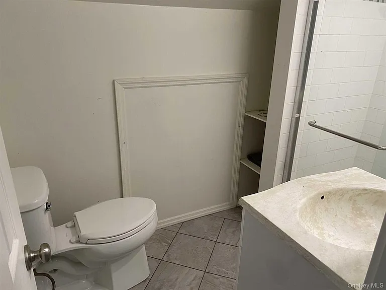 1121 Main St — Photo 11