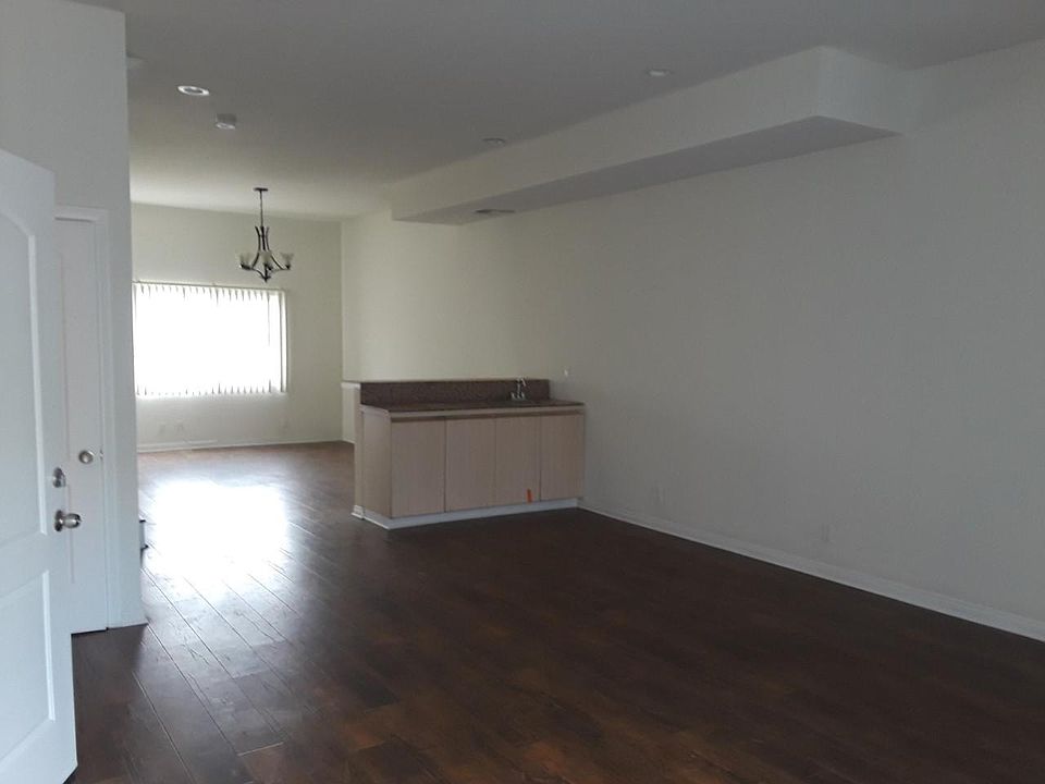 living, dining and wet bar