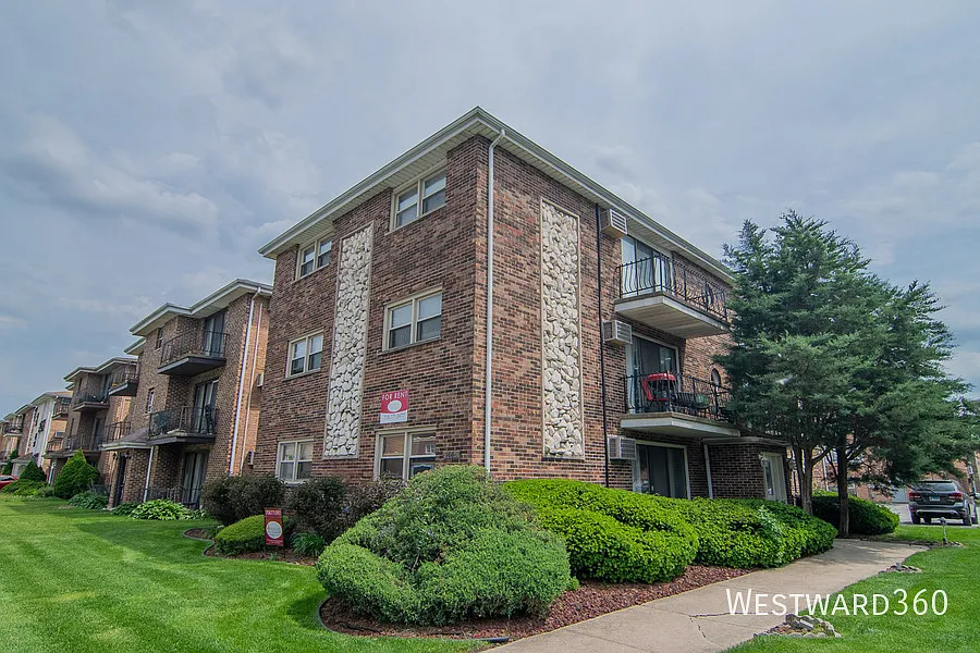 1665 Harbor Ave #3S