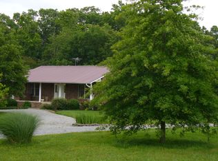 1000 Sheehy Rd, Mc Ewen, TN 37101