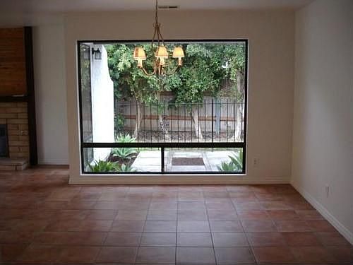 Light and Bright Dining