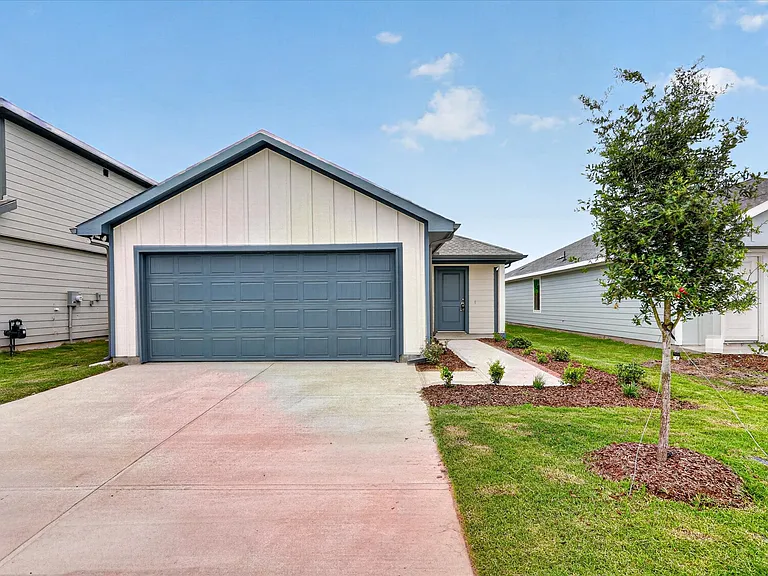 1164 Northfield Dr — Photo 1