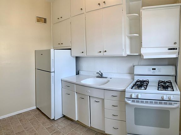 5th image of 1600 California St APT 42
