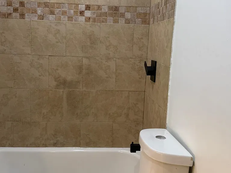 68 W Rockland St #1 — Photo 13