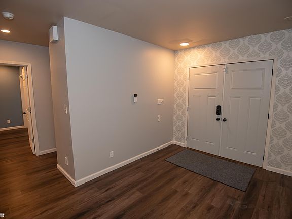 3rd image of 1 Birchwood Lake Dr