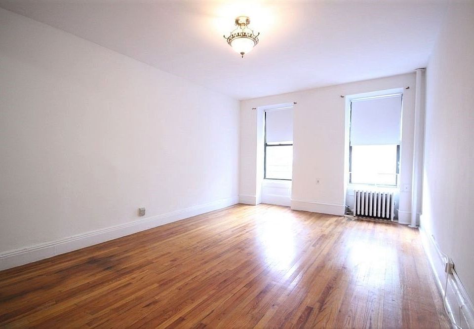 2nd image of 444 W 48th St APT 4C