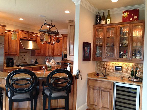 Open kitchen to family room