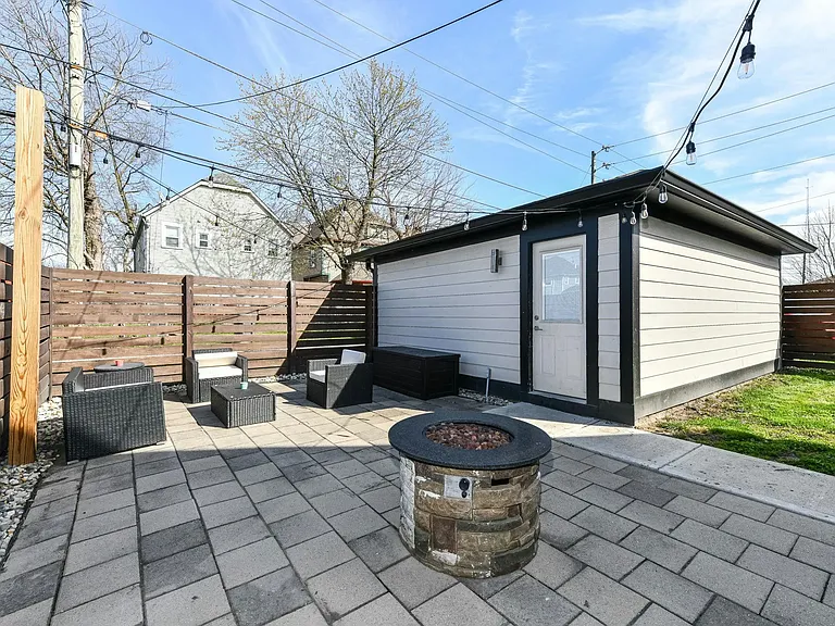 405 N State Ave — Photo 4