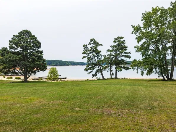 142 Appletree Ln, Manson, NC 27553