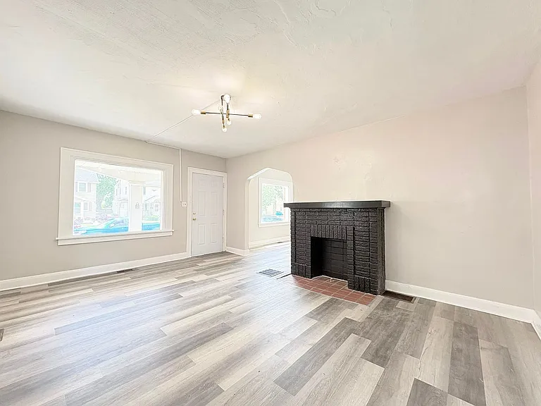 804 Alvison Rd — Photo 15