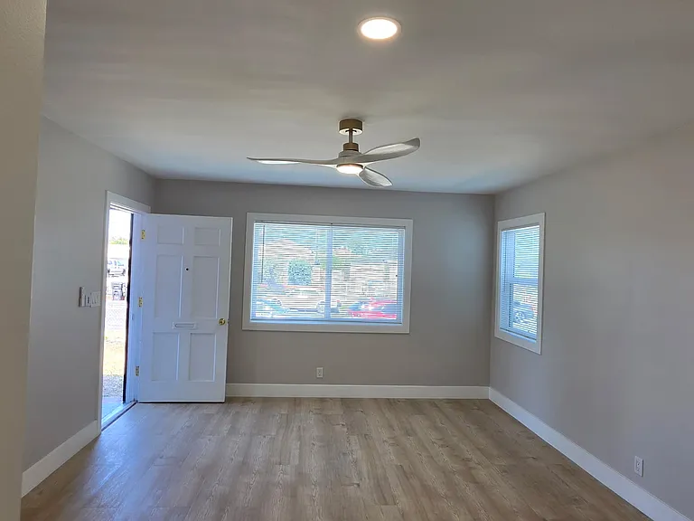 14603 S Orchard Ave — Photo 1