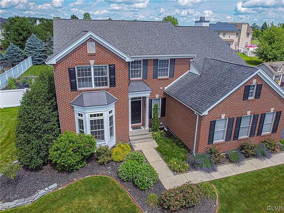 3rd image of 4485 Steeplechase Dr