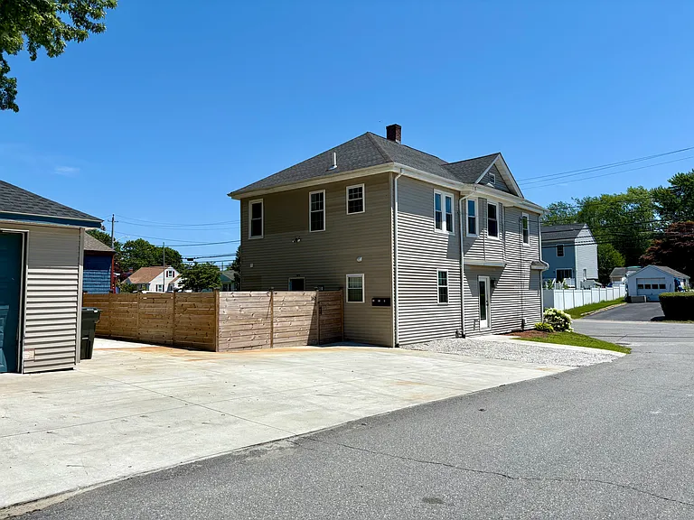 163 Macomber Ave #2 — Photo 9