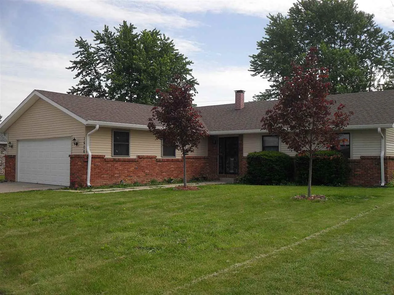 1606 E Cadillac Dr photo 1