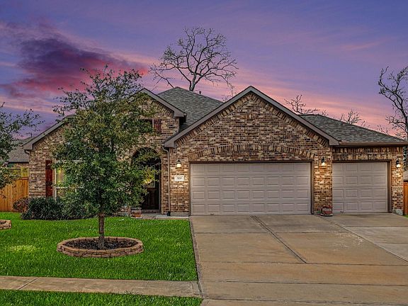 5th image of 320 Red Maple Ln