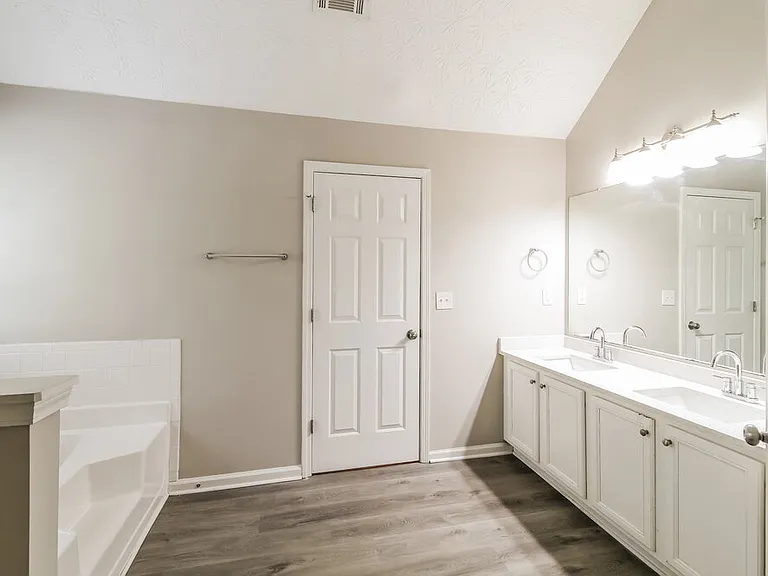 315 Timberlake Ter — Photo 12