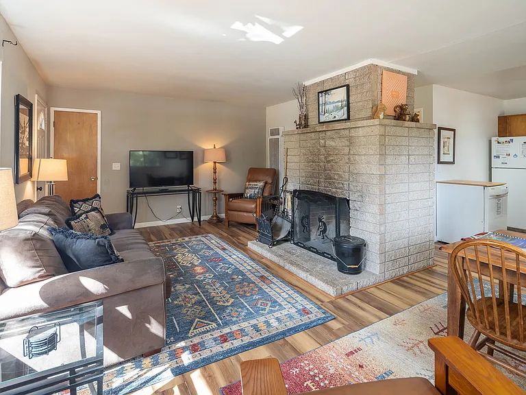 700 Carnelian Cir — Photo 6