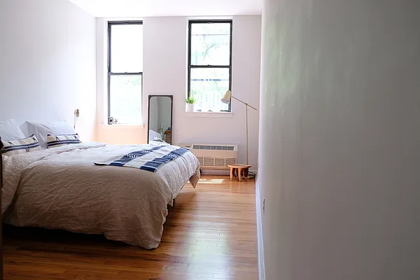Rented by Compass | media 12