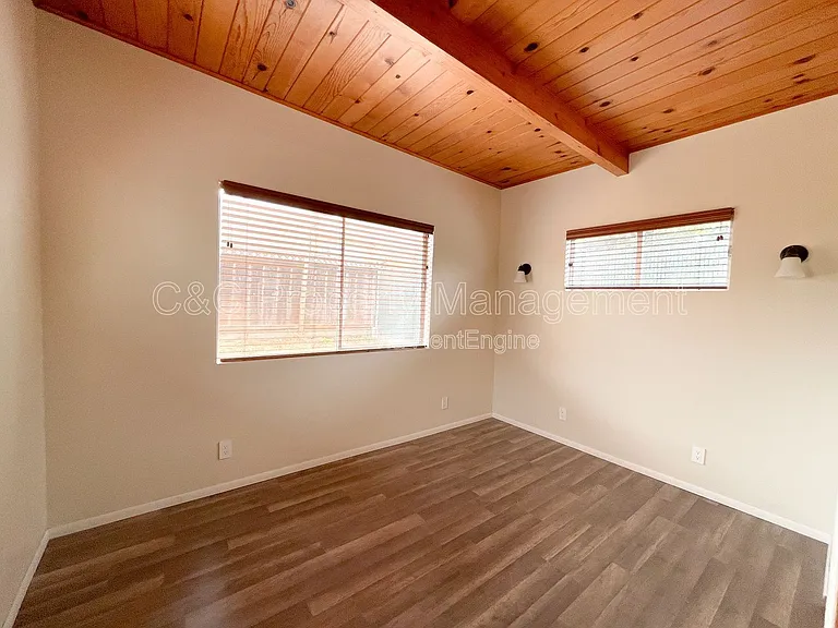 1812 Luzern St #B — Photo 8