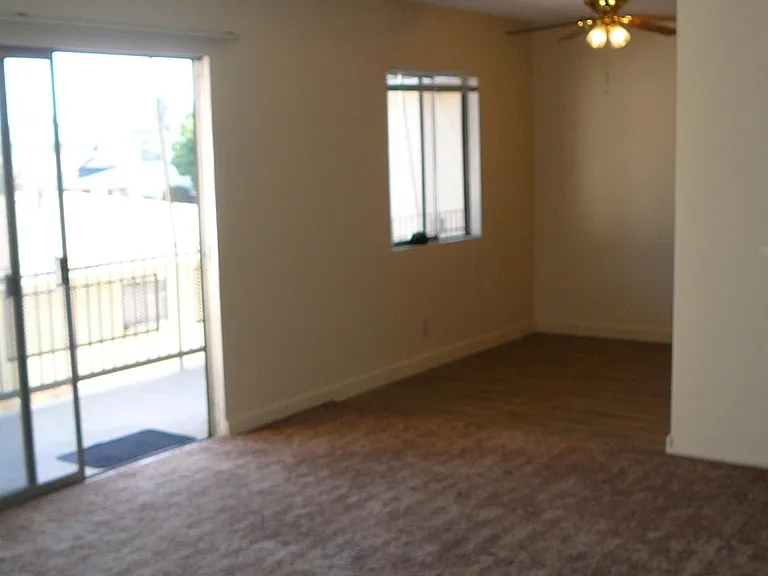 11854 Manor Dr — Photo 8