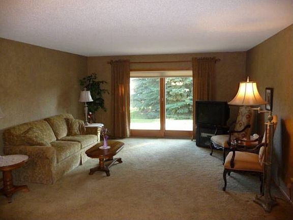 3rd image of 1090 Riverwood Ct