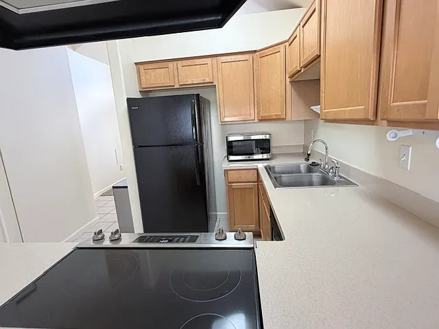 2 bed, 771 sqft, $3,150 — Photo 3
