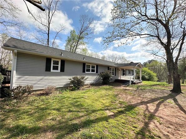 326 Old Farm Rd, Woodstock, GA 30188