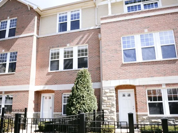 243 N West St #302, Wheaton, IL 60187