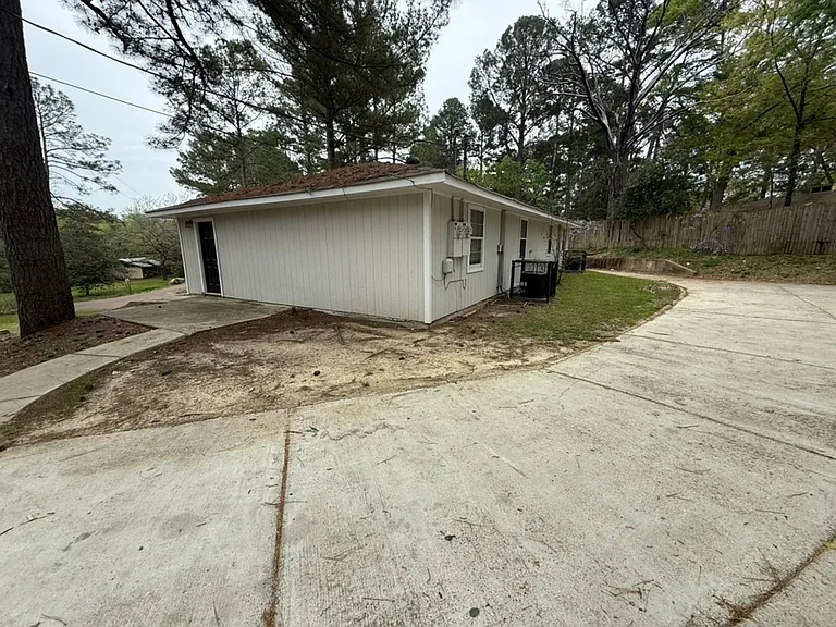 219 Lawrence Rd #2 — Photo 2