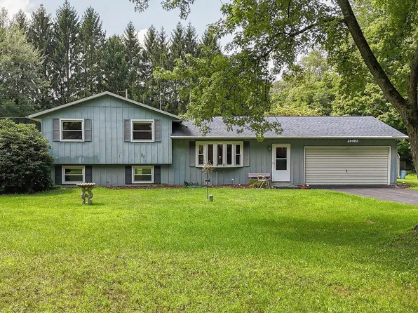 28493 Downey St, Dowagiac, MI 49047