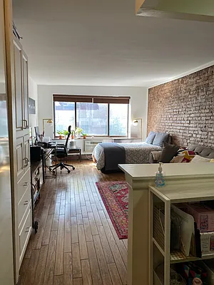 Rented by Compass | media 7