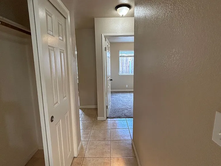 2924 Merle Ave — Photo 13