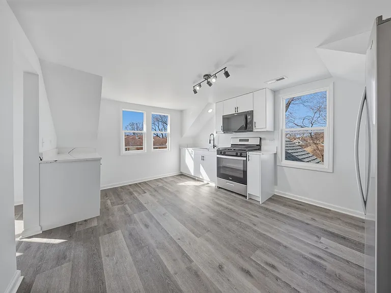 835 Bishop Ave #2 — Photo 3