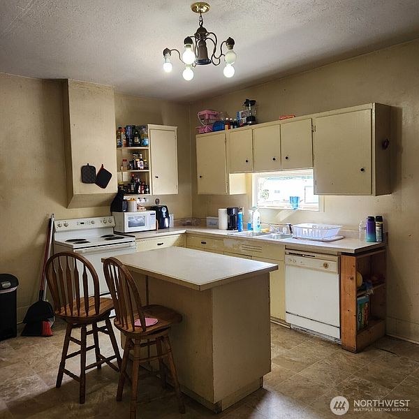 5th image of 252 4th Street