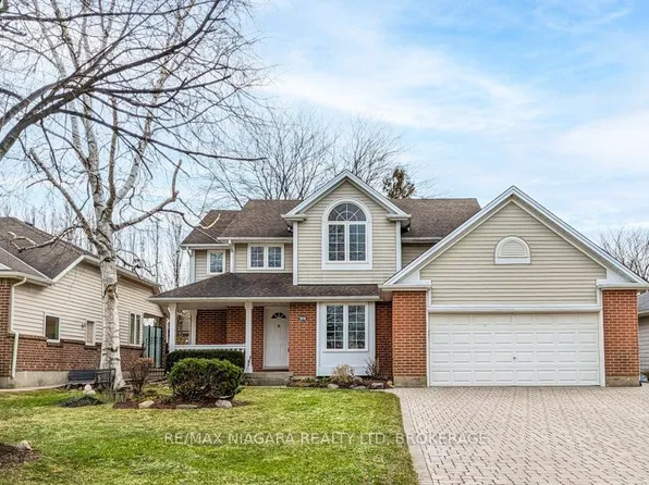 7874 Bishop Ave, Niagara Falls, ON L2H 3C6