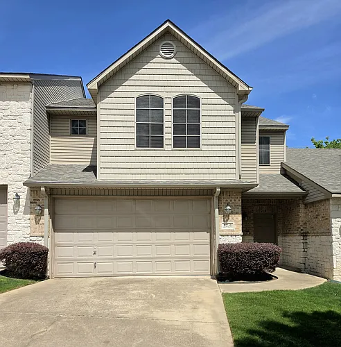 4231 Towne Lake Ct Photo 1