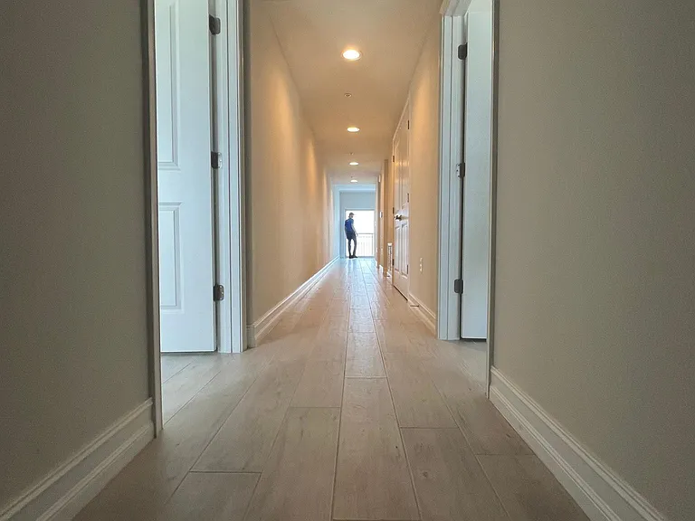 1805 Riverside Dr — Photo 26
