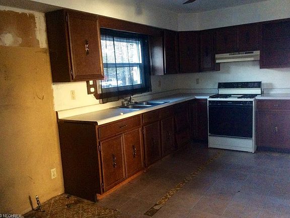 5th image of 117 Buckeye St