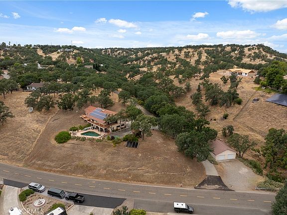 4th image of 22560 Adobe Rd
