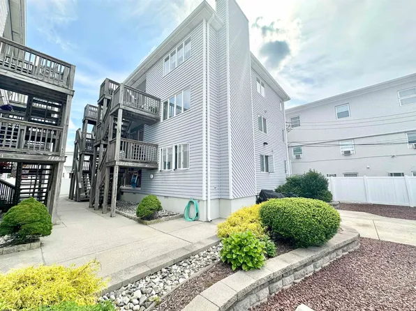115 40th St APT 4A, Sea Isle City, NJ 08243