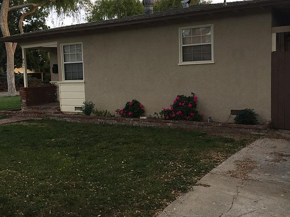 Off-street parking (1 space)