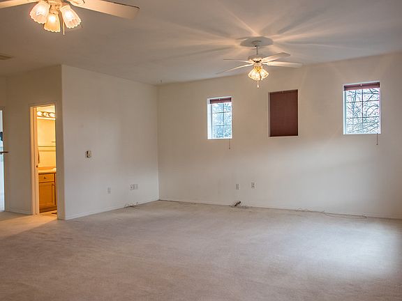 2nd image of 1211 NE 64th Ln Unit 709