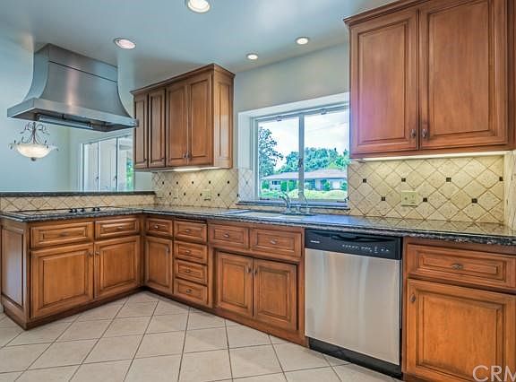5th image of 1830 Highland Oaks Dr