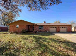725 S Peach Ave, Newkirk, OK 74647