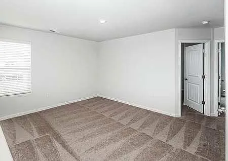 3 bed, 2.5 bath, 1800 sqft, $2,100 — Photo 4