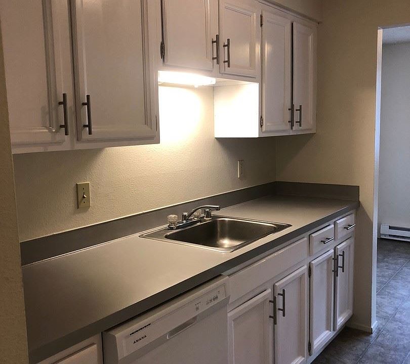 1st image of 306 Stanford Dr APT A