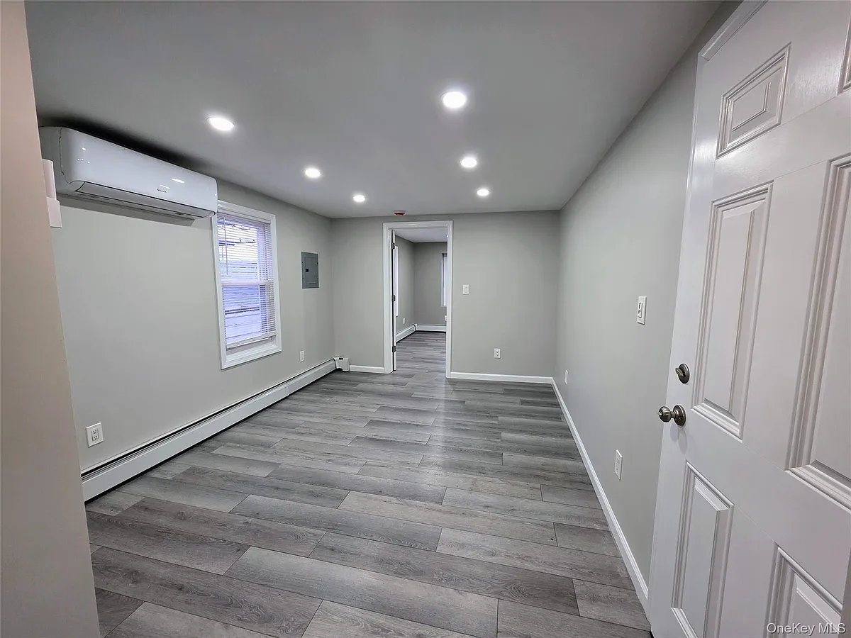Building Photo - 269 Willis Ave #N